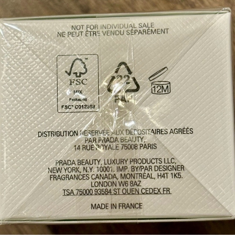 Prada Augmented Skin 0.5oz/15ml - Picture 4 of 9